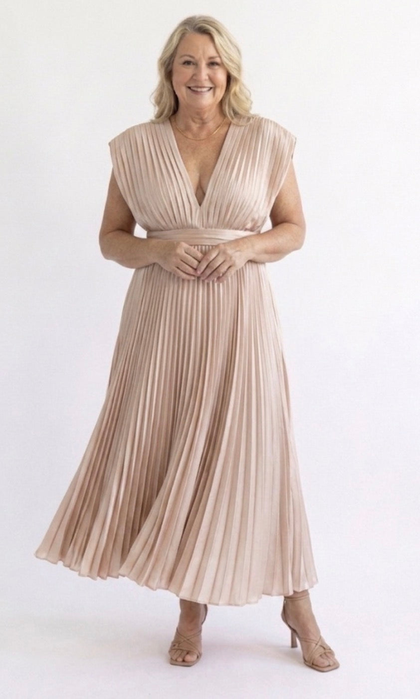 Evie Melbourne™ | Timeless Pleated Midi Dress